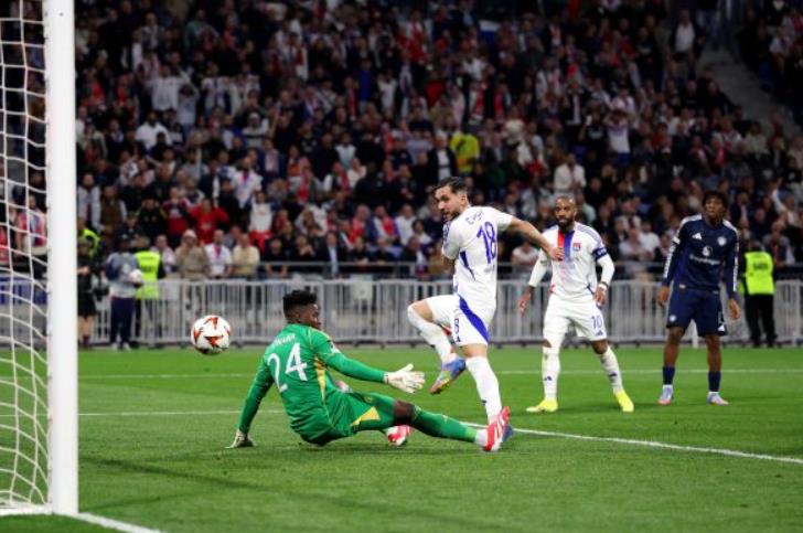 Rafael: Lyon kiểm soát bóng tốt hơn, nhưng Manchester United được đánh giá cao hơn để giành chiến thắng trên sân nhà