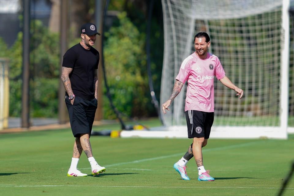 Messi: Sự quyến rũ của Beckham khiến tôi ngạc nhiên, anh ấy vẫn sẽ tham gia tập luyện cùng đội