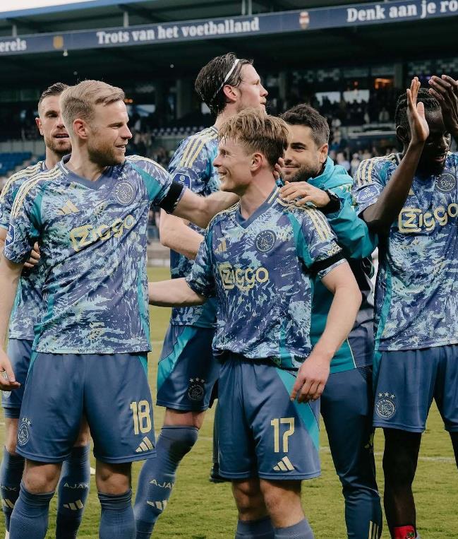 3 người chủ và 1 khách! Đường đến chức vô địch của Ajax vẫn tươi sáng, lịch thi đấu của PSV Eindhoven không thuận lợi