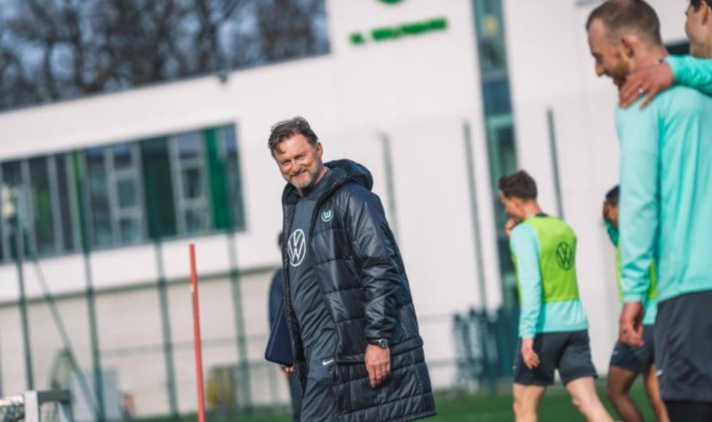 German Sky: Các cầu thủ chủ chốt của Wolfsburg buộc huấn luyện viên trưởng Hasenhuttl phải từ chức