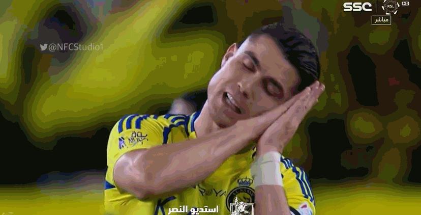 Liệu Ronaldo có mất cả bốn danh hiệu lớn không? Đội hiện đang kém đội đầu bảng 11 điểm sau trận thắng 2-2. Nếu họ không giành chiến thắng ở vòng tiếp theo, họ sẽ mất chức vô địch.