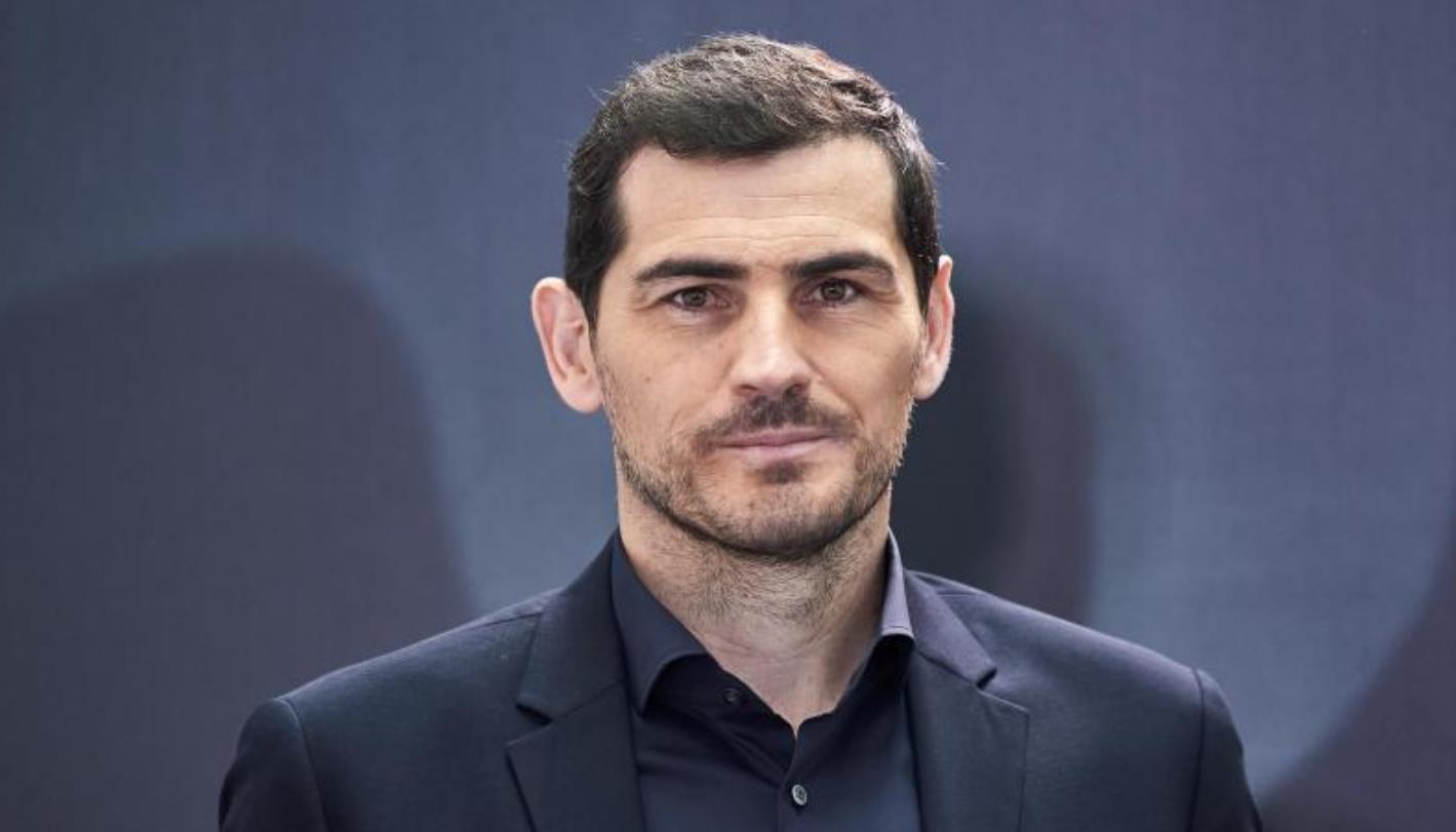 Casillas đăng tải thông điệp trên mạng xã hội để tiết lộ thông tin gây chấn động, nhưng sau đó nhanh chóng xóa nội dung liên quan
