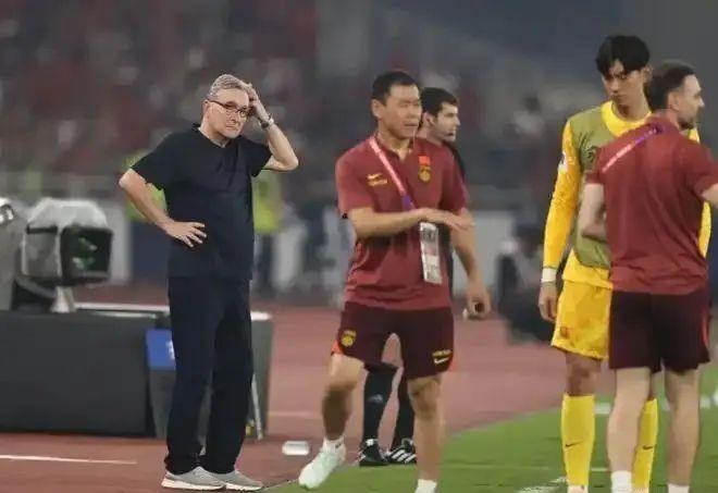 Người của giới truyền thông: Ivan sẽ dẫn dắt đội tuyển tham dự Cúp Đông Á vào tháng 7. Đây là hoạt động kỳ lạ gì vậy?