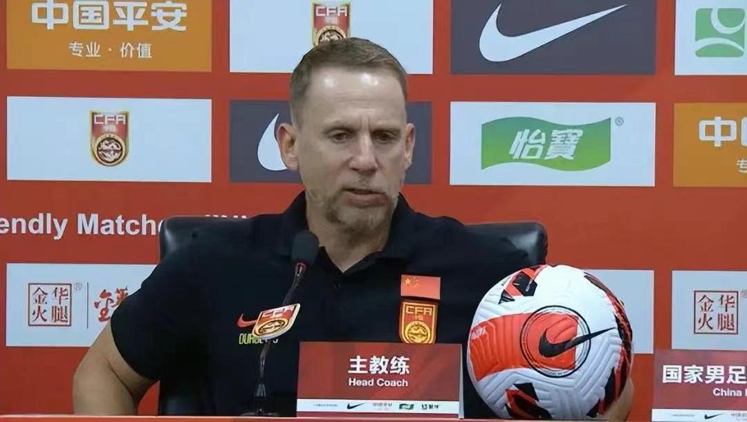 Beijing Youth Daily: Djurjevic có thể "cứu nguy" cho đội tuyển bóng đá quốc gia Trung Quốc, và trước khi bổ nhiệm huấn luyện viên mới, cần phải giải thích về ưu và nhược điểm của Ivan.