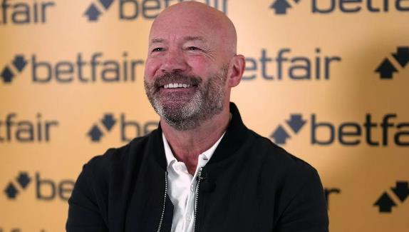 Shearer: Nếu Liverpool ký hợp đồng với cả Isaac và Gueye, các đội khác sẽ gặp xui xẻo