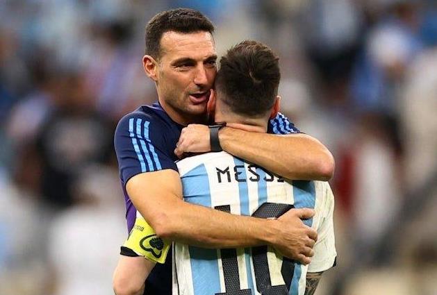 Scaloni: Hãy tận hưởng Messi khi bạn vẫn còn anh ấy, tôi sẽ ủng hộ bất kỳ quyết định nào anh ấy đưa ra