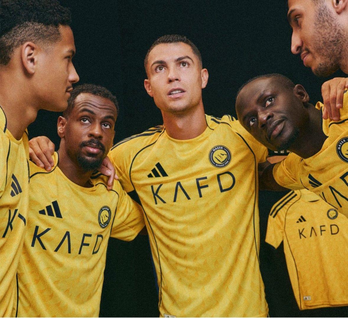Chung kết Siêu cúp Saudi: Cristiano Ronaldo đấu với Mahrez, tiền đạo của cả hai đội đều tỏa sáng