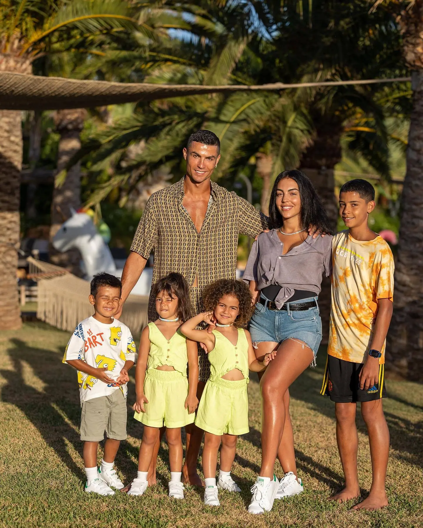 Nhìn lại mối quan hệ chín năm của Cristiano Ronaldo và Georgina: tình yêu sét đánh và cùng nhau trải qua những thăng trầm