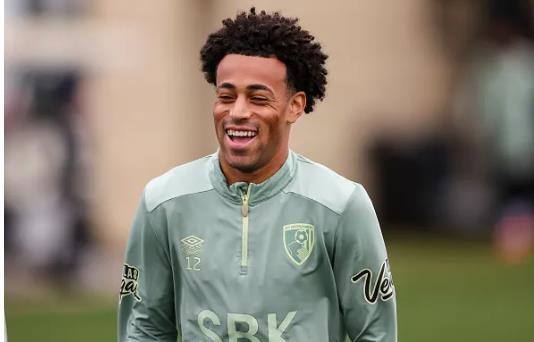 MU đưa Tyler Adams của Bournemouth vào tầm ngắm. MU dua Tyler Adams cua Bournemouth vao tam ngam.