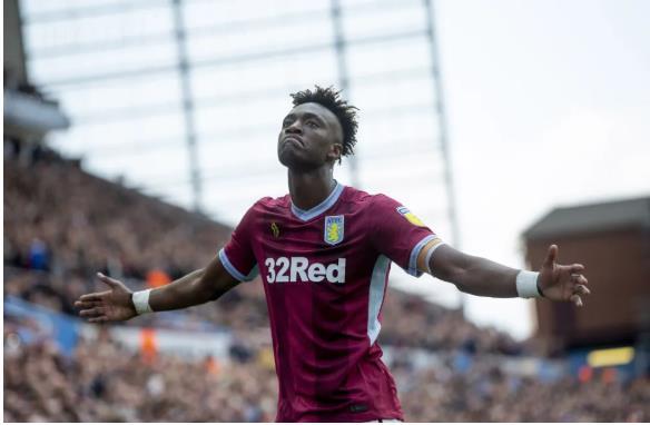 Tammy Abraham la muc tieu chuyen nhuong cua Aston Villa.