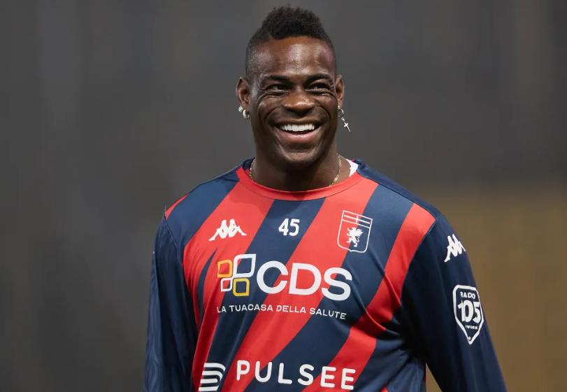 Ngựa chứng Mario Balotelli hoàn tất bản hợp đồng thứ 14 trong sự nghiệp 1