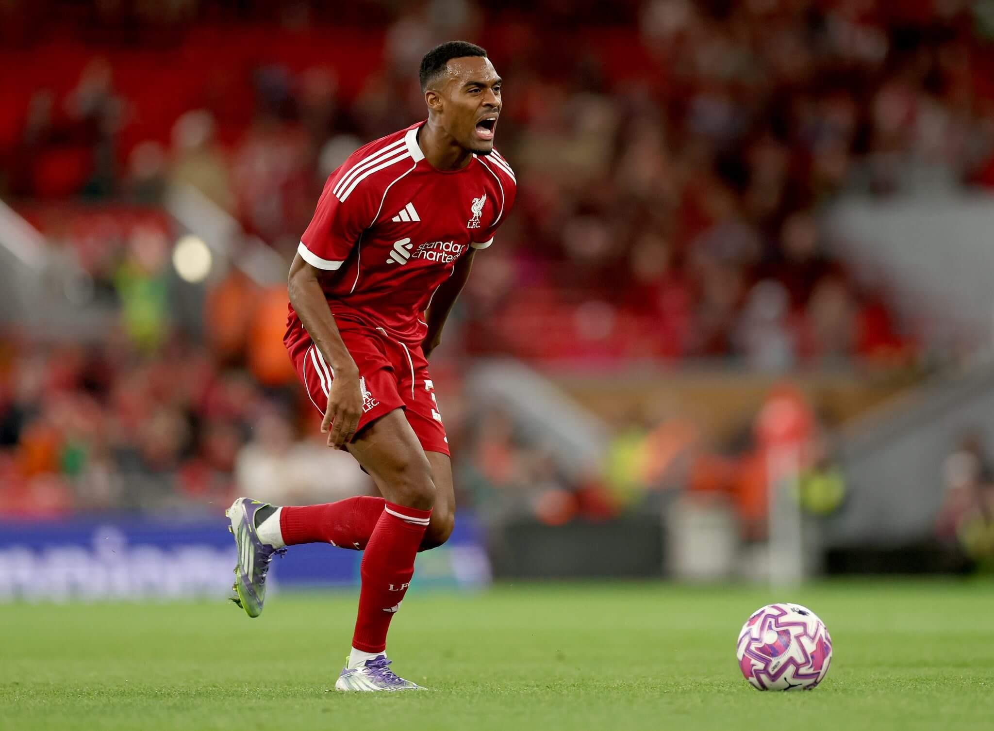 Ryan Gravenberch đang tiếp tục "tiến hóa"